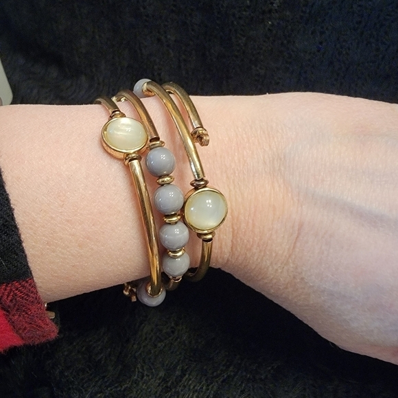 Set of 2 Vintage Pastel Acrylic Stretch Bracelet and Acrylic Bead Coil B… - Picture 8 of 11